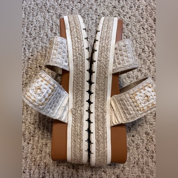 Altar'd State Elleni Crochet platform Sandals in cream & tan. Size 8 1/2 - Picture 6 of 8